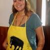 Con un cinghiale sul grembiule