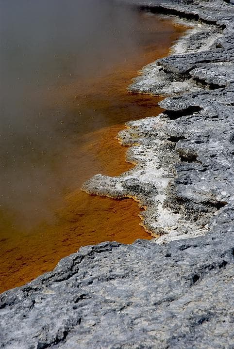 Wai-o-tapu: artist's palette
