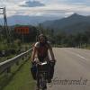 Attenzione (awas), il gigante (Mt. Kinabalu, 4195m) alle spalle