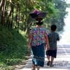 Verso il fiume per fare il bucato