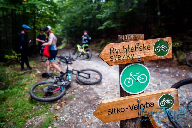 sítko velryba trail