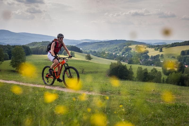 bici e pois gialli 