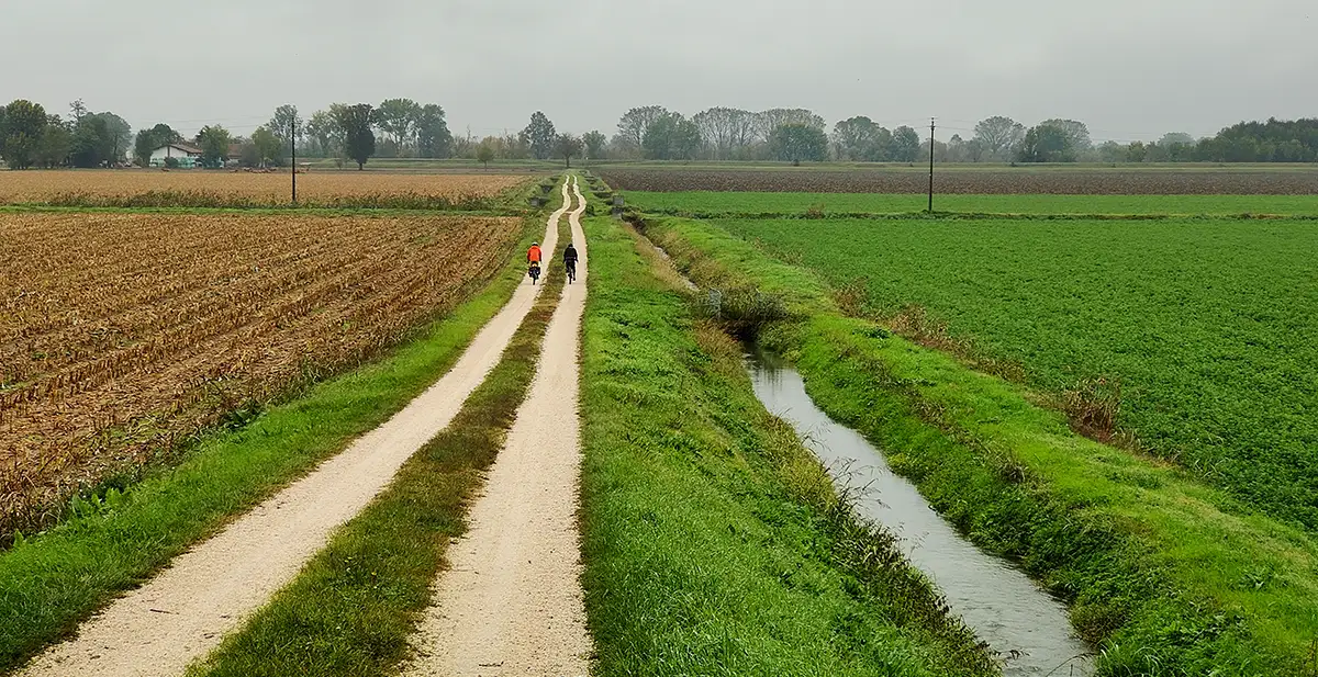 10 road to imba gravel road