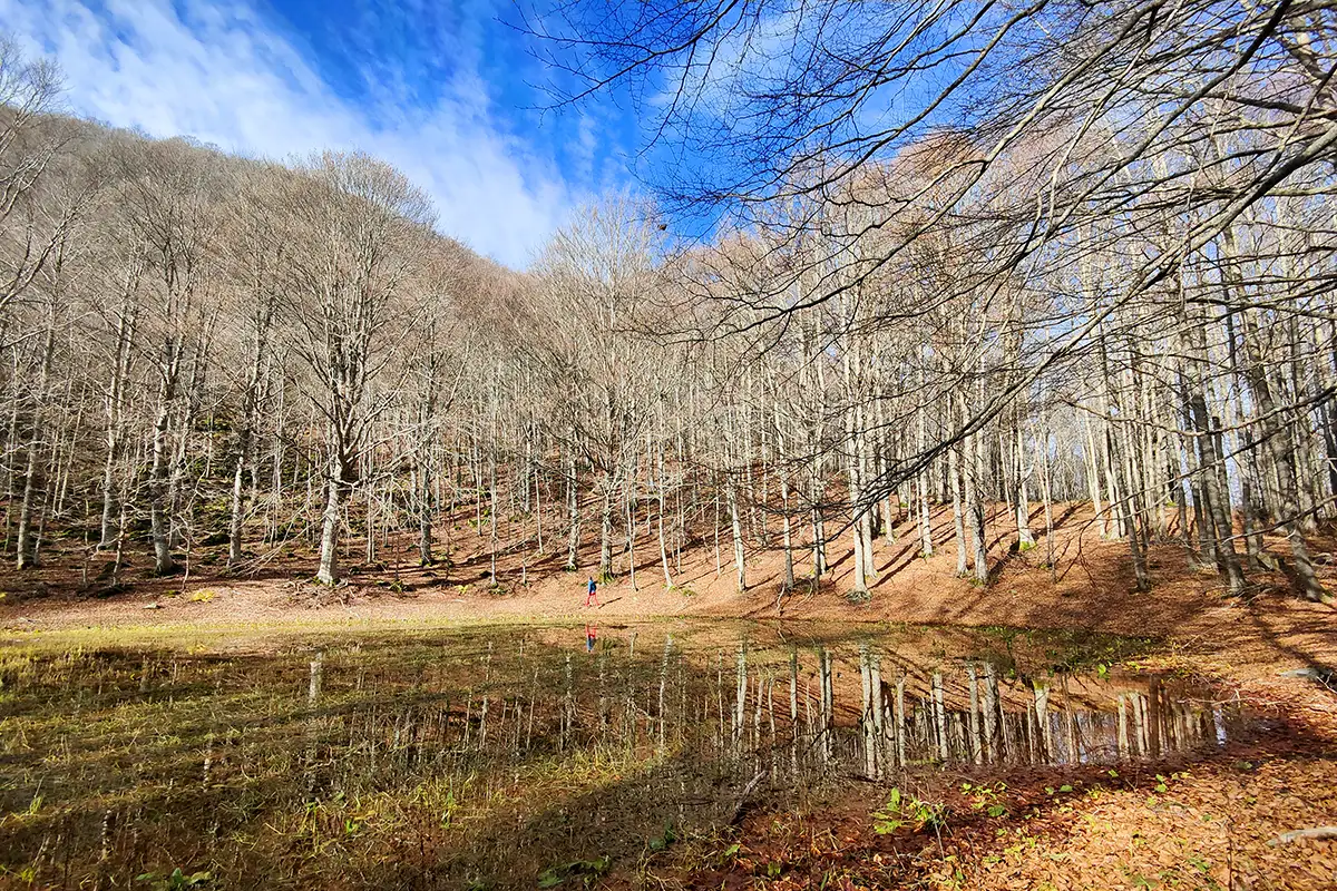 in bici al purgatorio lago appennino