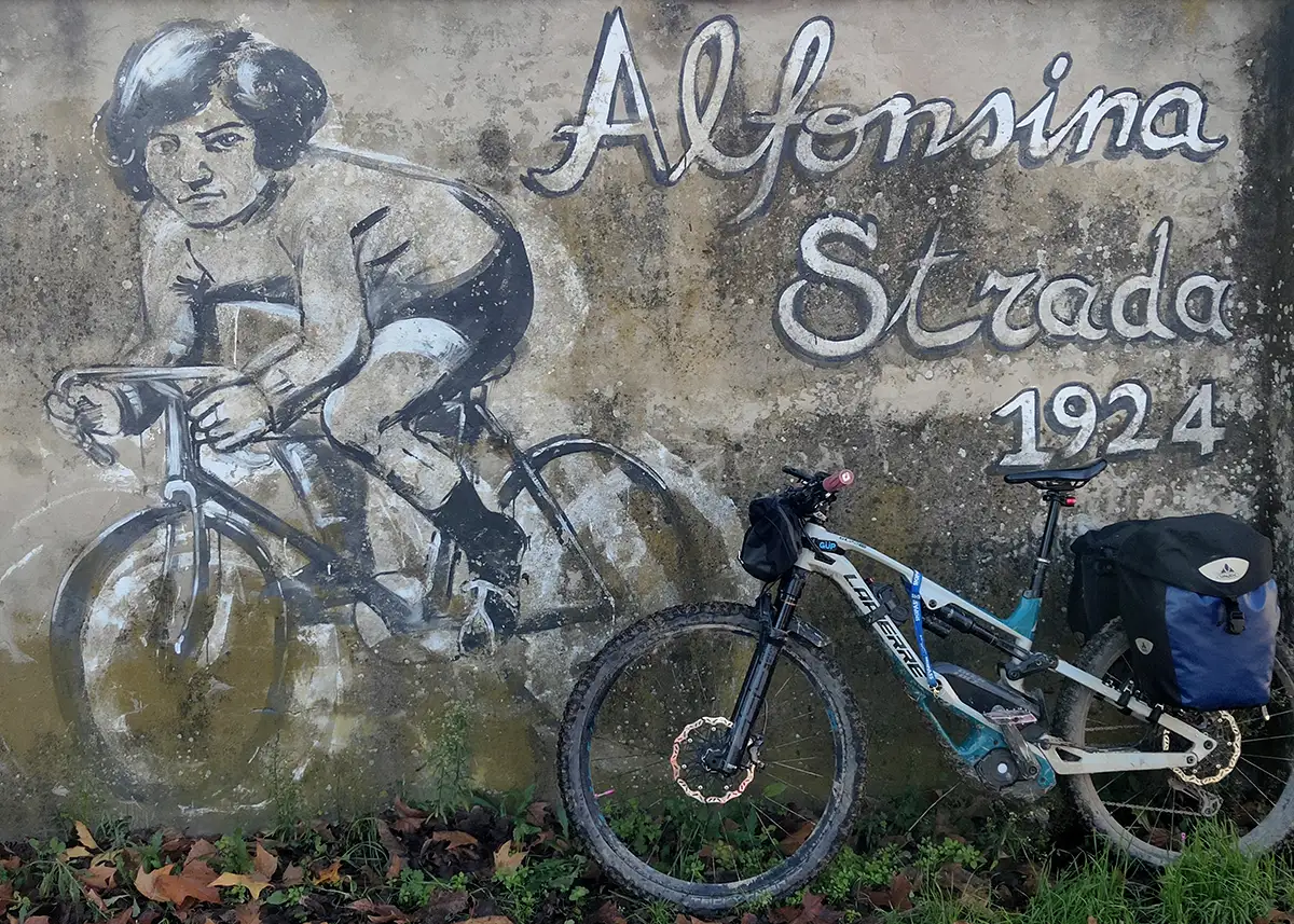 alfonsina strada murales