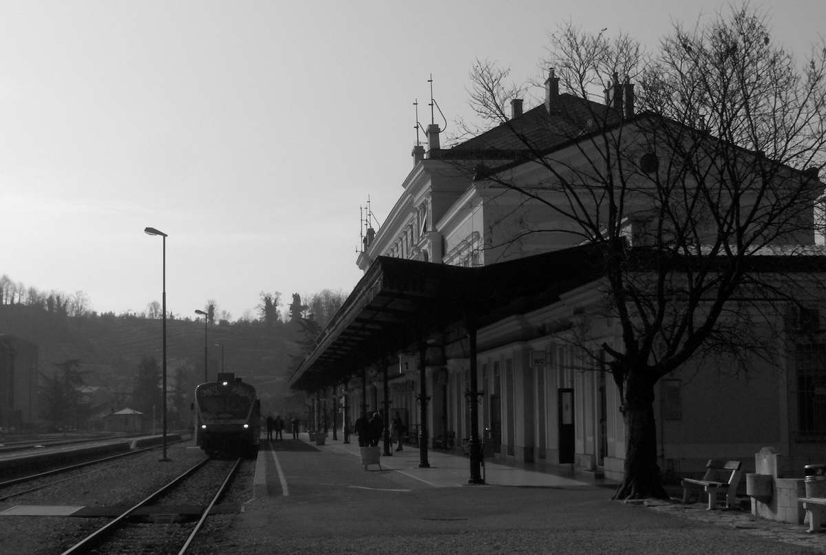 stazione treno bn