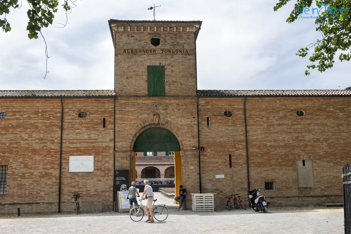 VILLA TORLONIA