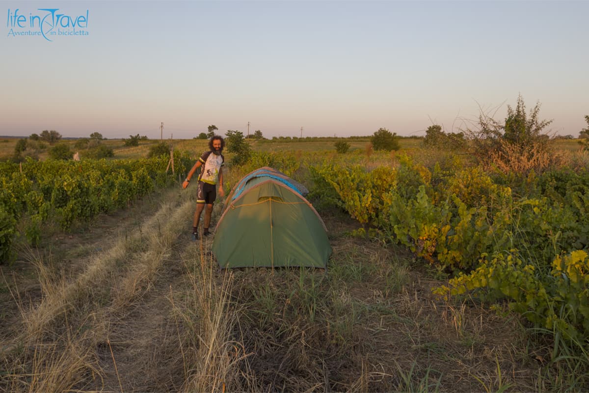 01 dormire in tenda in romania