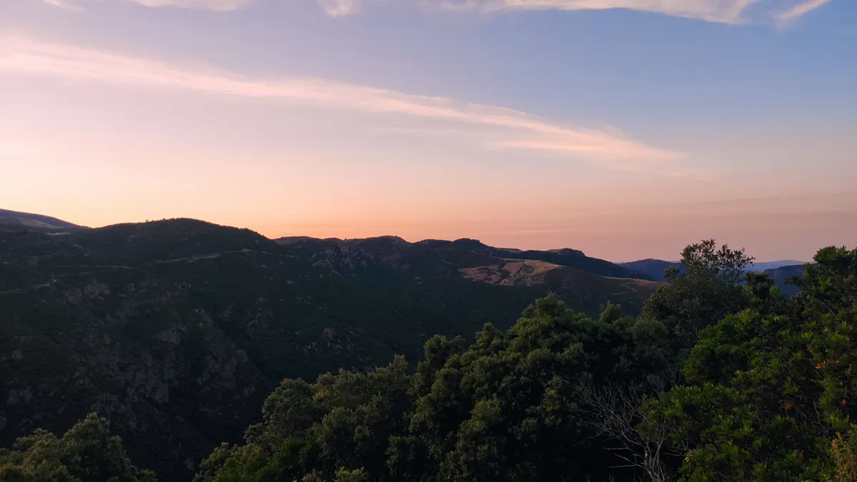 tramonto giro della sardegna in bicicletta