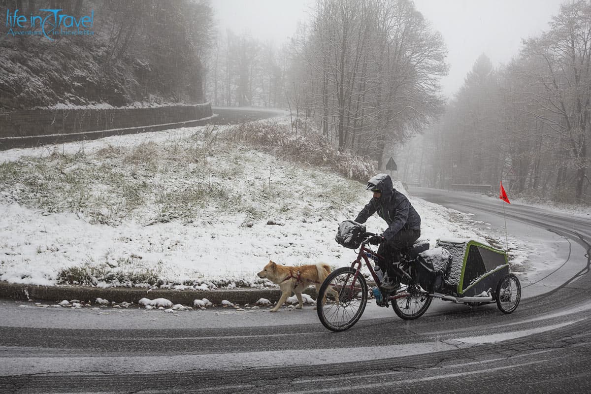 19 salita al passo zambla sotto la neve