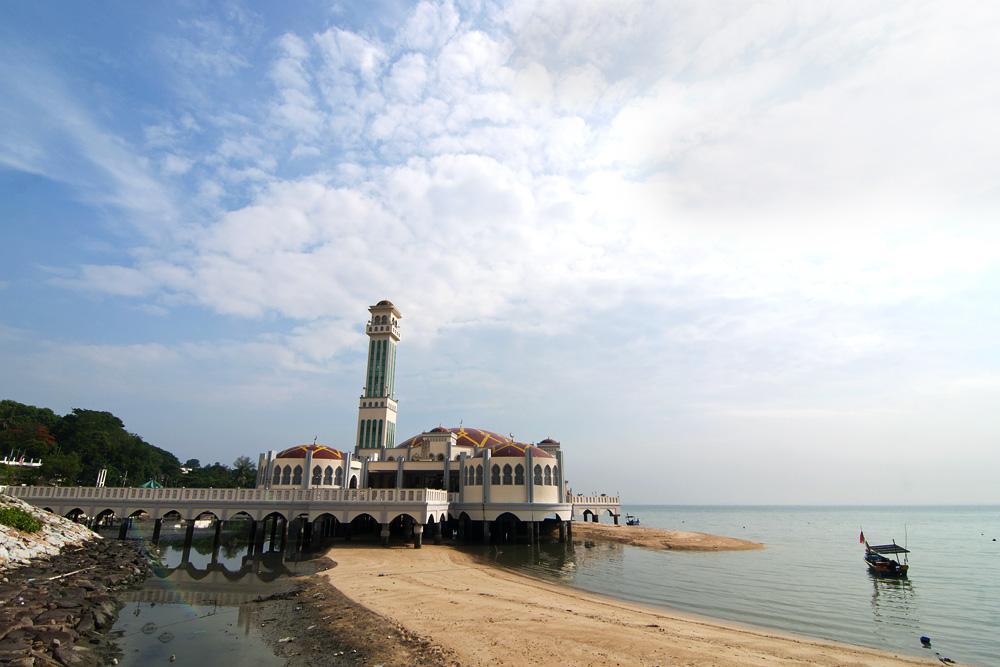 moschea galleggiante penang malesia