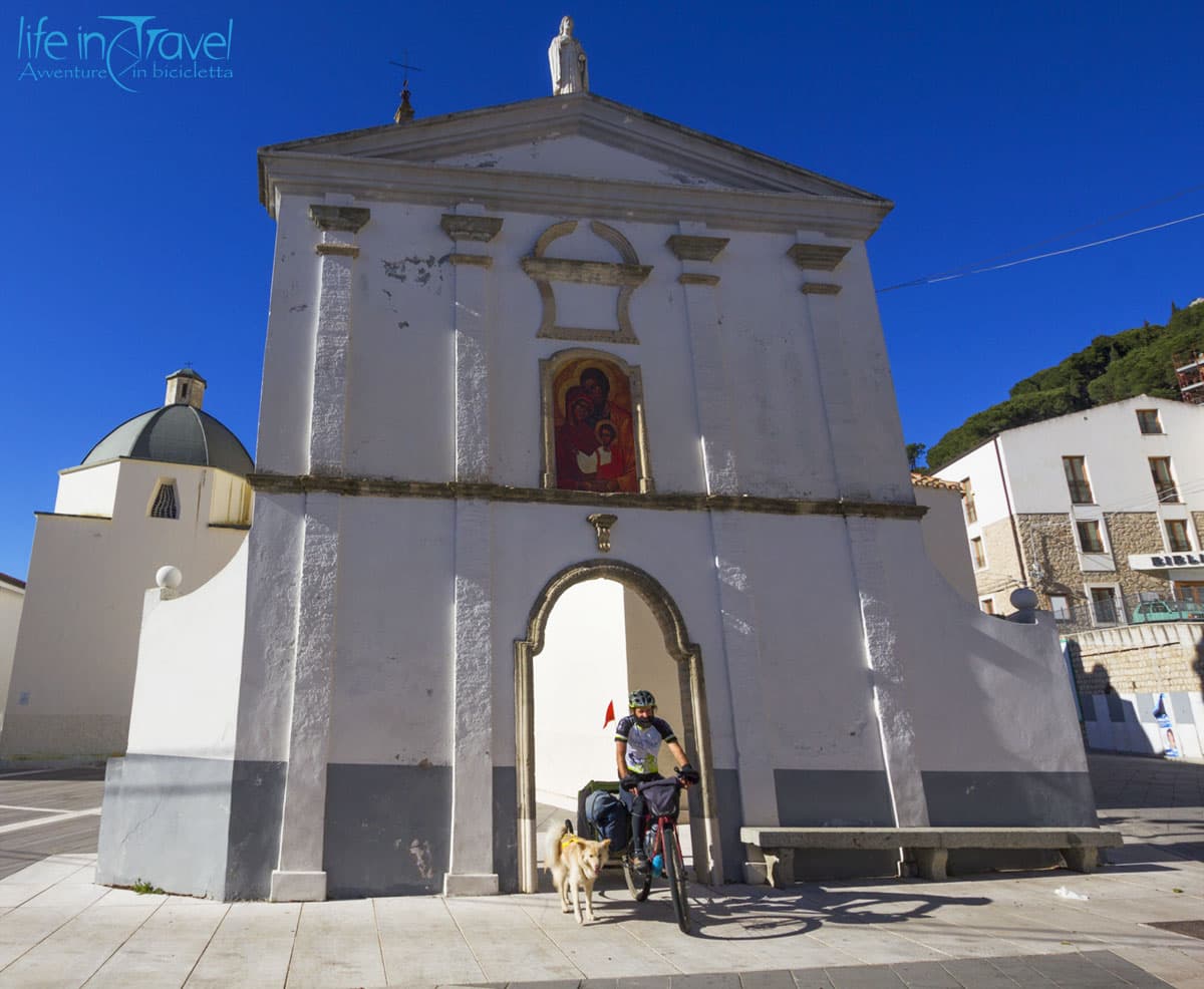 35 orientale sarda in bici chiesa di baunei