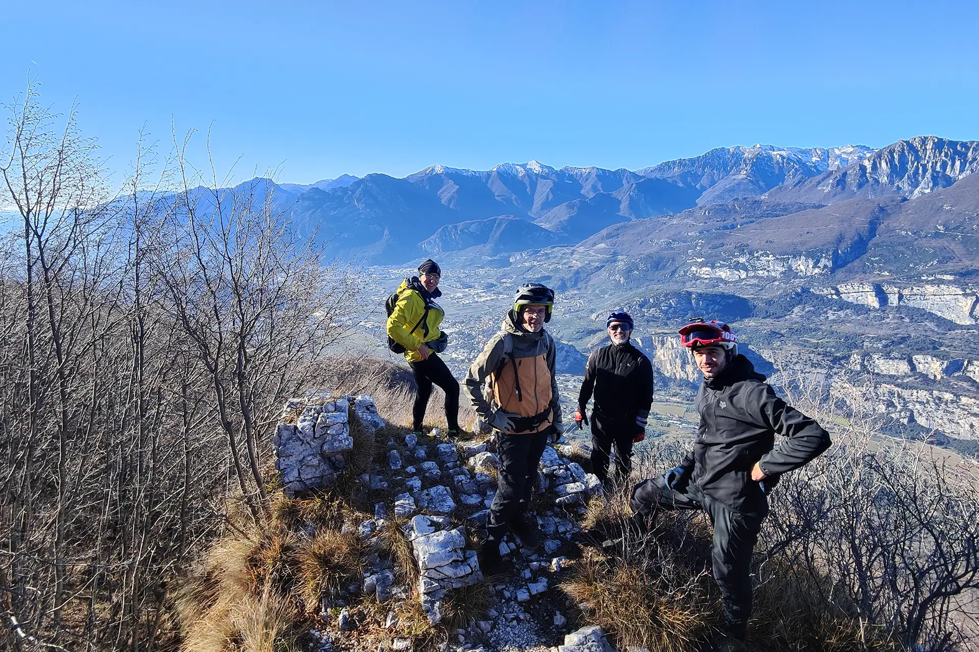 Alto Garda e valle dei Laghi in MTB sul monte Velo e le cave di Massone