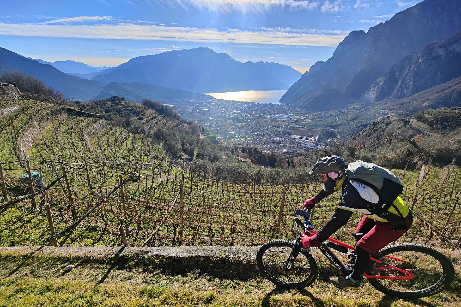 Tenno e San Giovanni al Monte in bici nell'Alto Garda