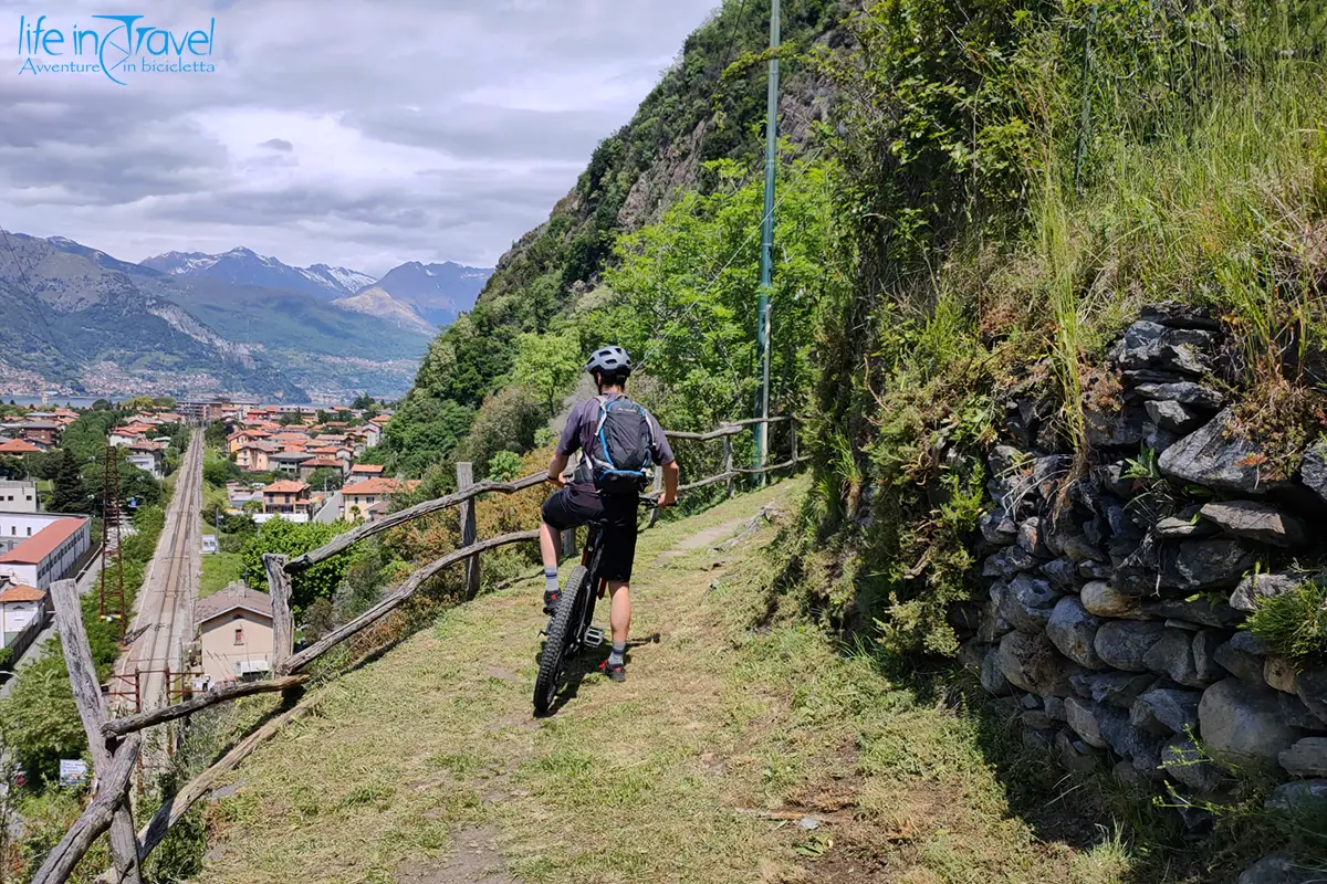 panorama paesi e lago