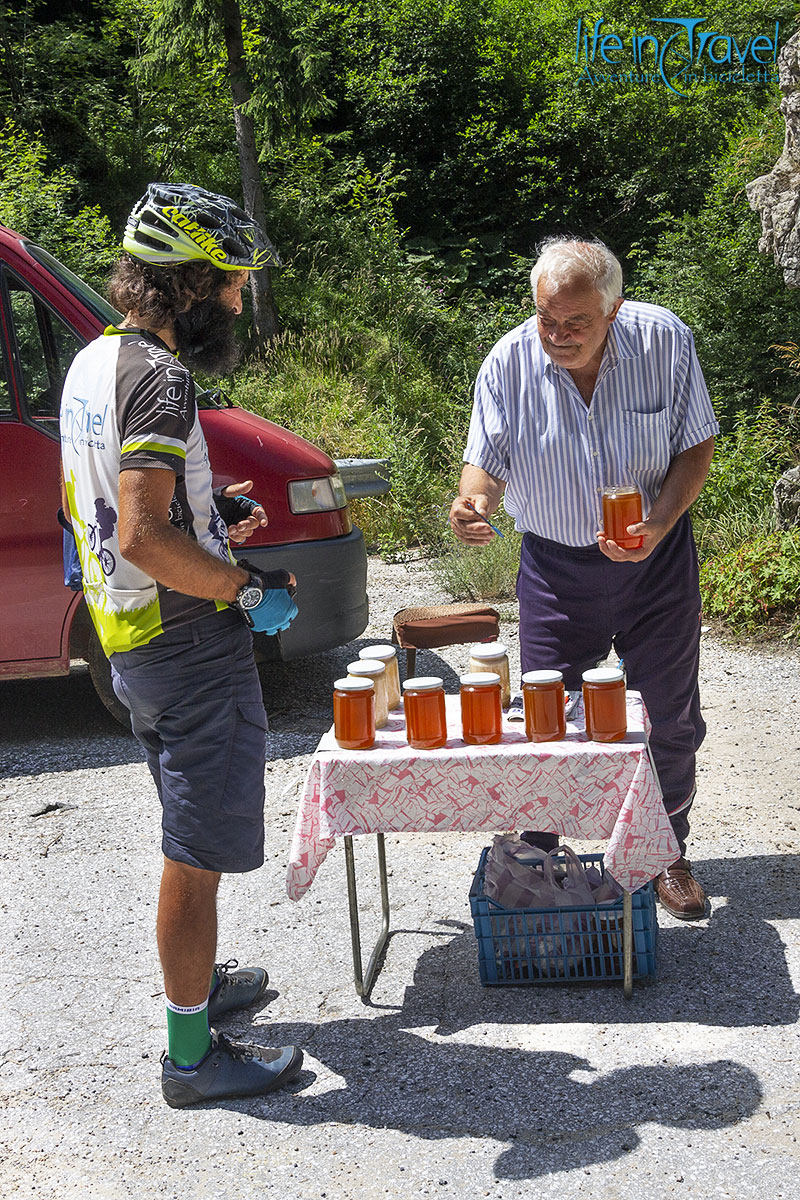 17 cycling bulgaria venditore di miele