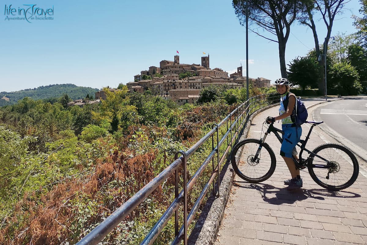 sarnano in bici panorama