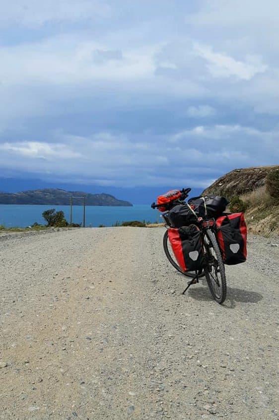 sterrata verso il lago patagonia