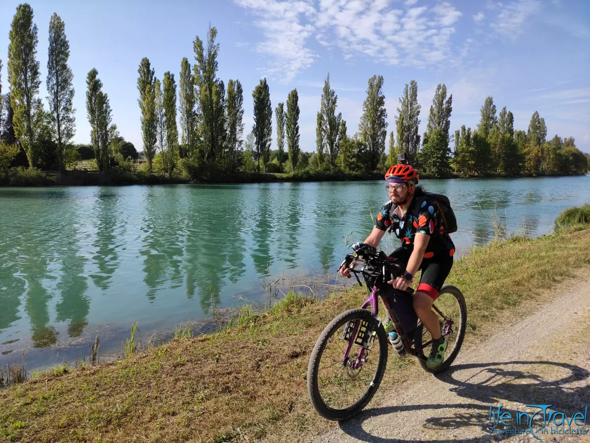 01 lago di Garda in bicicletta fiume Mincio
