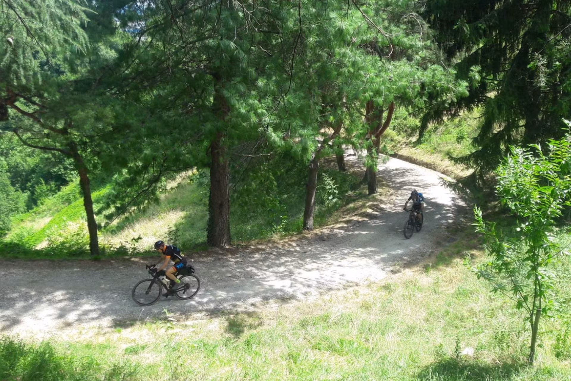 Béo BEF Gravel sulle colline moreniche del Garda