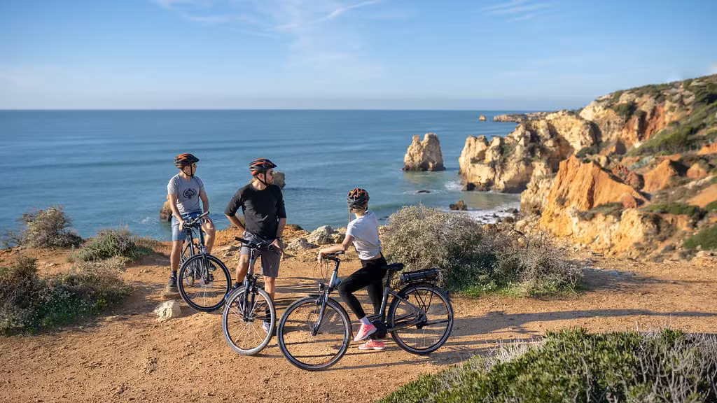 Sulle scogliere del Portogallo in bici