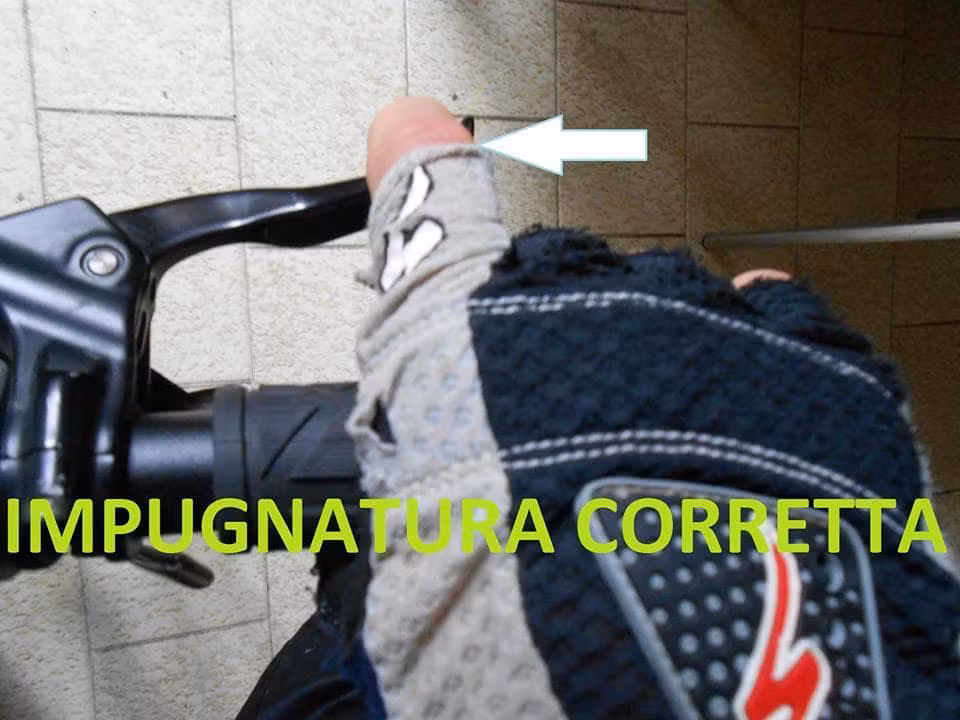 Impugnatura freno corretta
