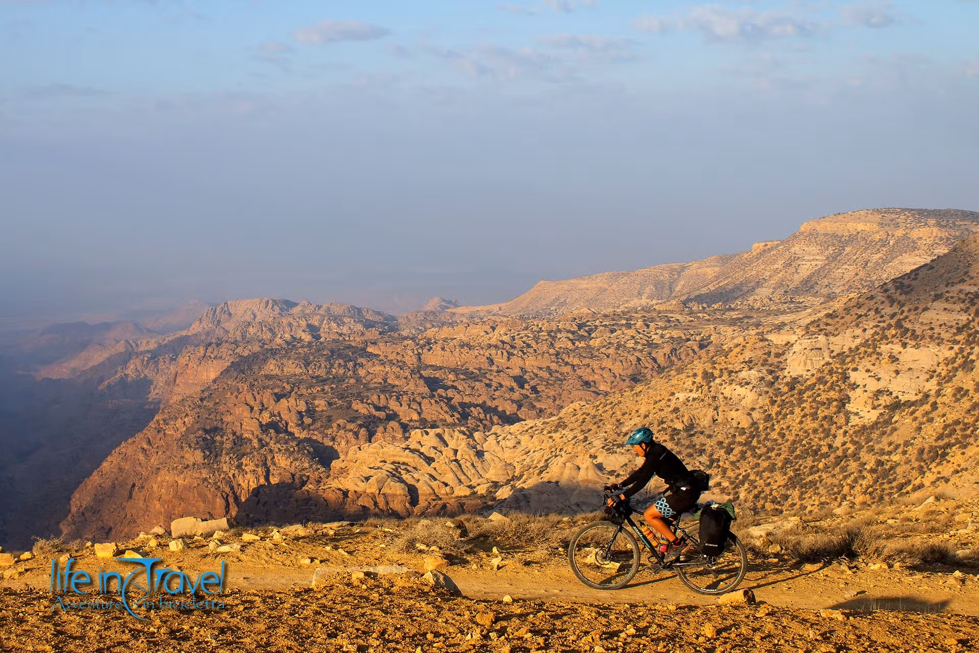 Bici da viaggio Bombtrack