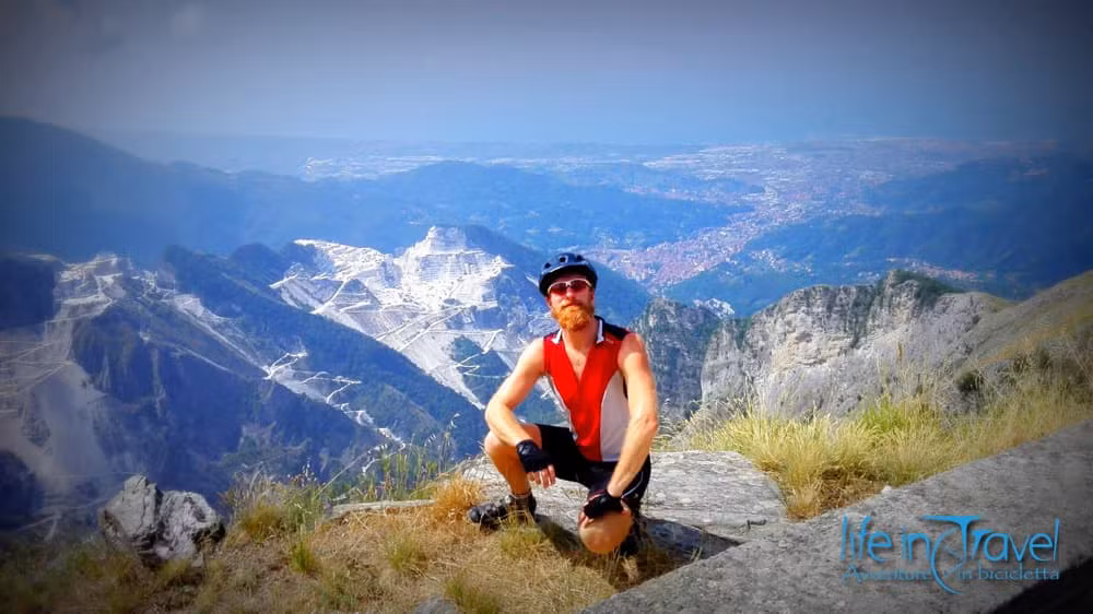 Dalle cave di Carrara al mare di Lerici in bici tra Toscana e Liguria