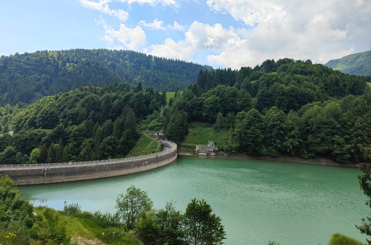 lago artificiale polsa