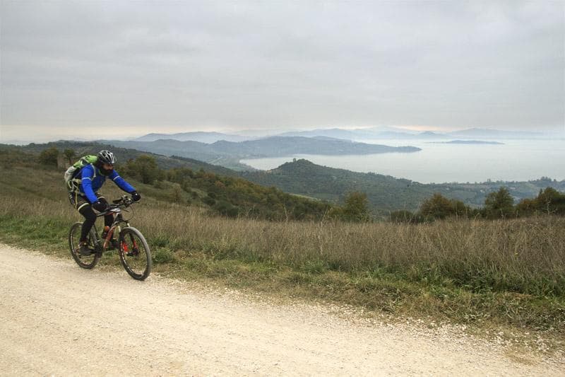 panorama lago trasimeno