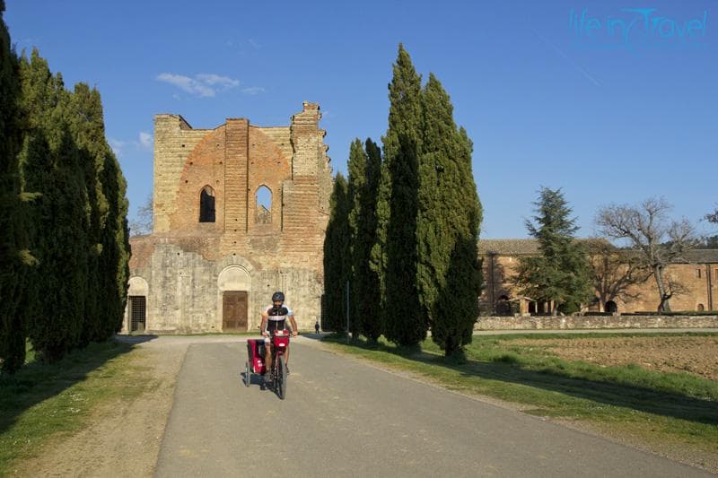abbazia di san galgano in bici