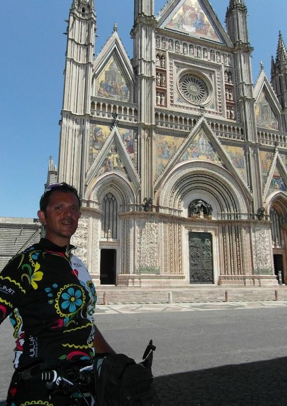 orvieto cattedrale in bici