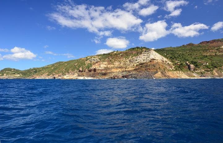 isola d'elba dal mare