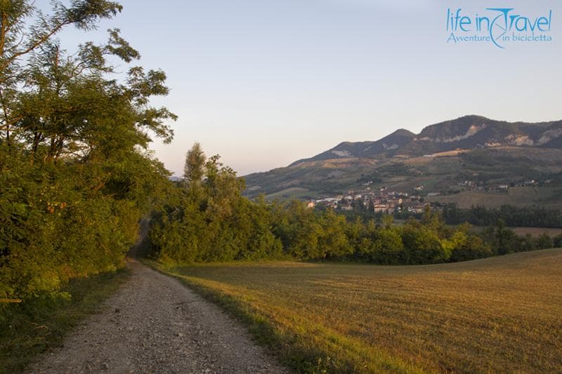 Vecchia ferrovia Voghera Varzi lungo lo staffora in bici