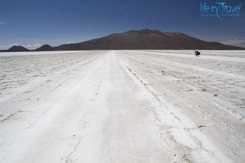 Salar de Uyuni by bicycle pedalando salar de coipasa