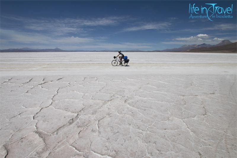Salar de Uyuni by bicycle salar de coipasa in bici