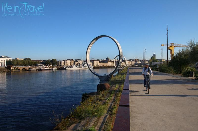 lungo la loira in bici nantes
