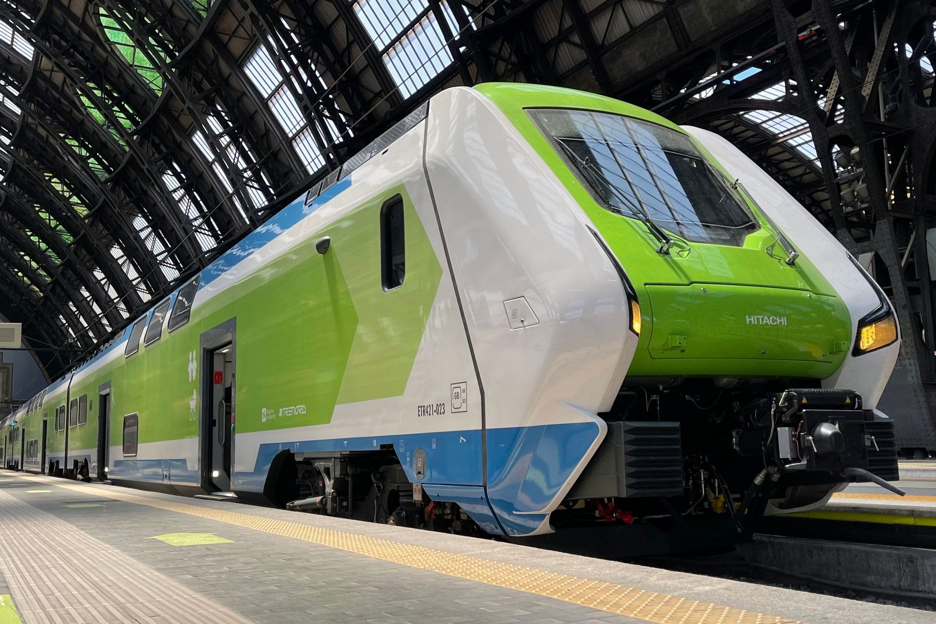 Trenord comunica importanti novità per la Milano-Brescia-Verona, linea che collega Milano al Lago di Garda
