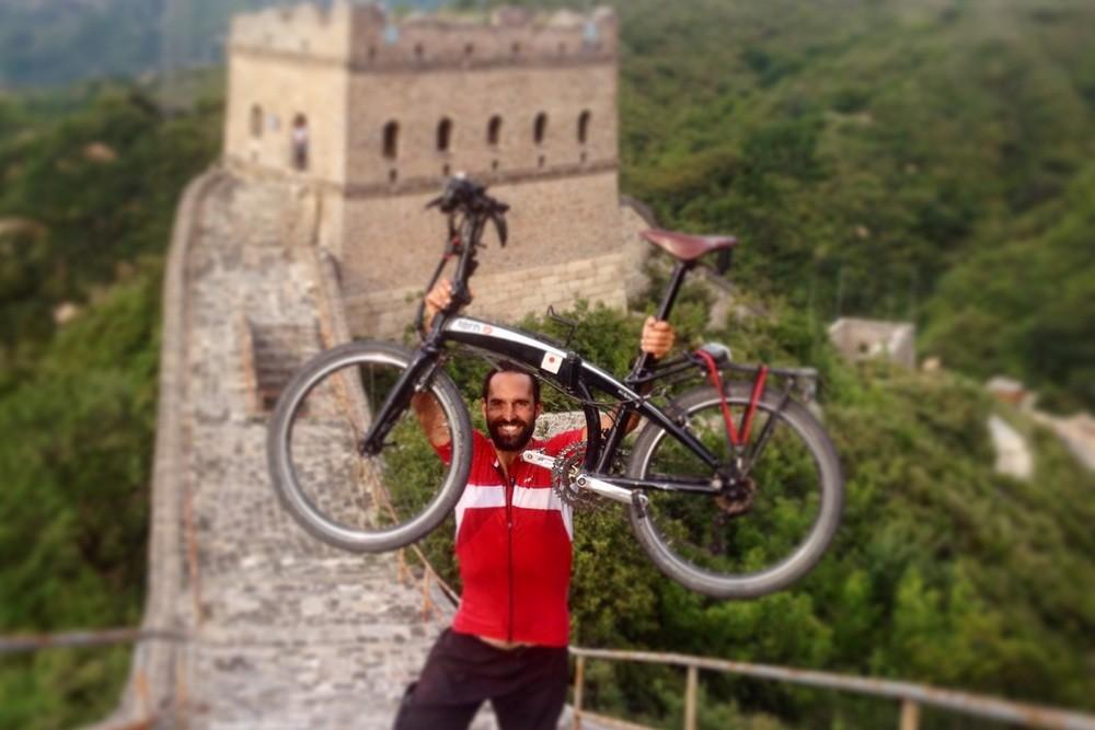 Grande Muraglia cinese in bici
